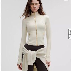 NWT Lululemon cropped define jacket bone/gold size 4